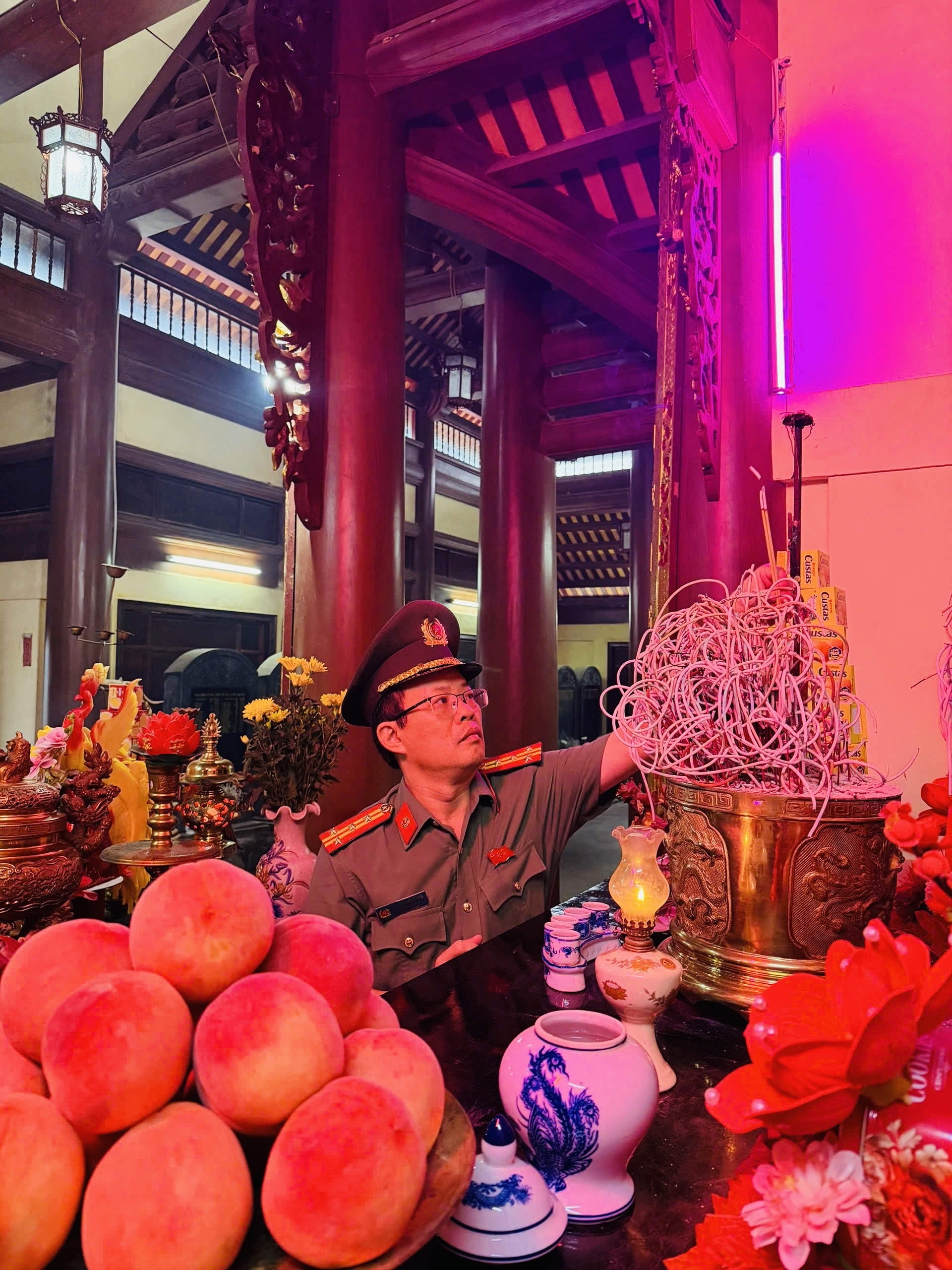 Đ/c Đào Trung Dũng, Trưởng phòng thắp hương tri ân